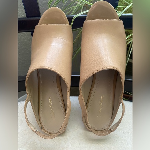 Calvin Klein like new - Picture 1 of 4